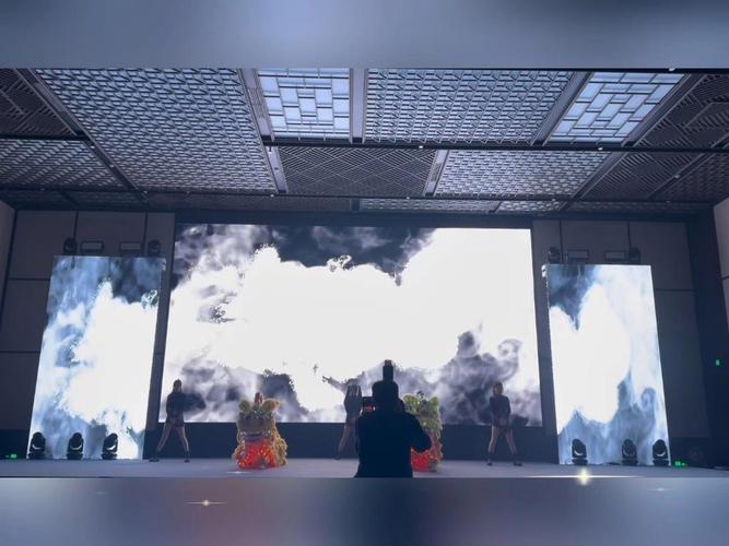 礼仪,模特,活动策划 ,商业演出,舞美舞台,节目定制,景区驻演,化妆造型